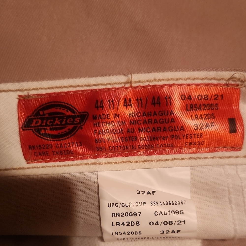 Dickies Men's Beige Cargo Shorts - Picture 7 of 7